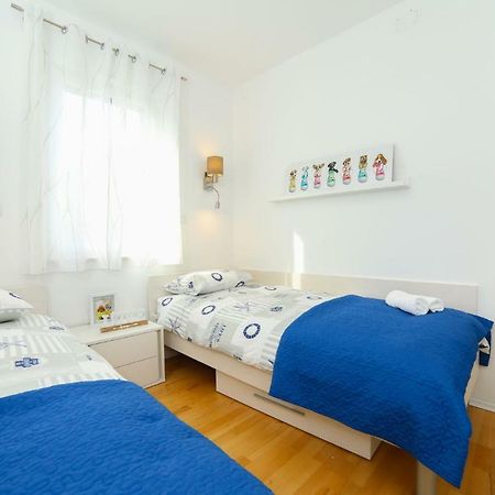 Amazing Luxury 4Star Apartment Laura Supetar Kültér fotó