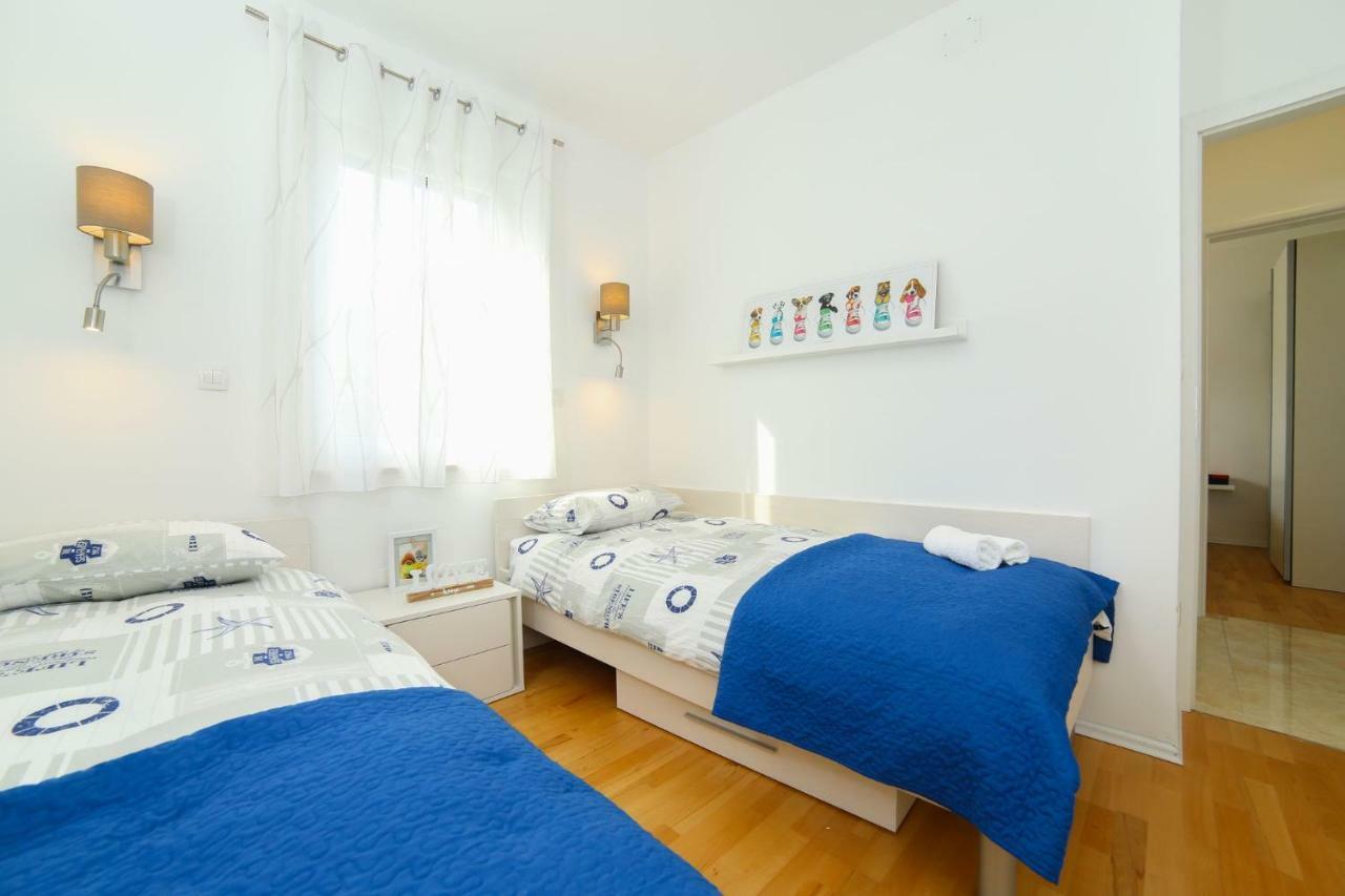 Amazing Luxury 4Star Apartment Laura Supetar Kültér fotó