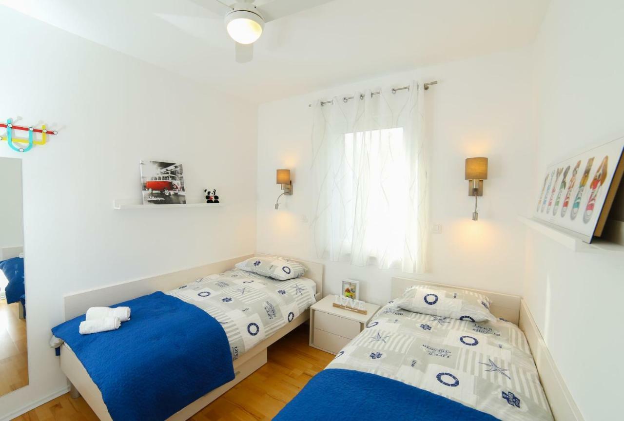 Amazing Luxury 4Star Apartment Laura Supetar Kültér fotó